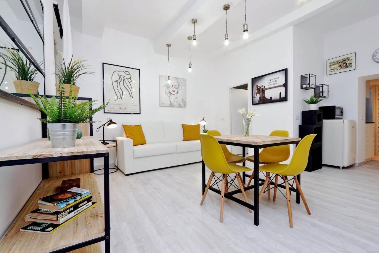 Leonina Charme - My Extra Apartment *
